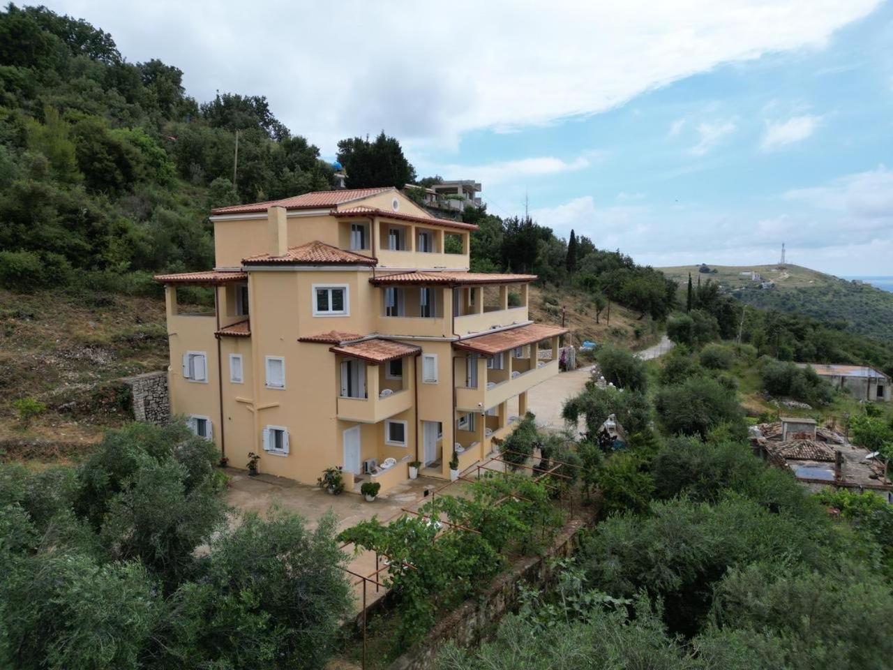 Nefeli'S Apartment Himara Zewnętrze zdjęcie