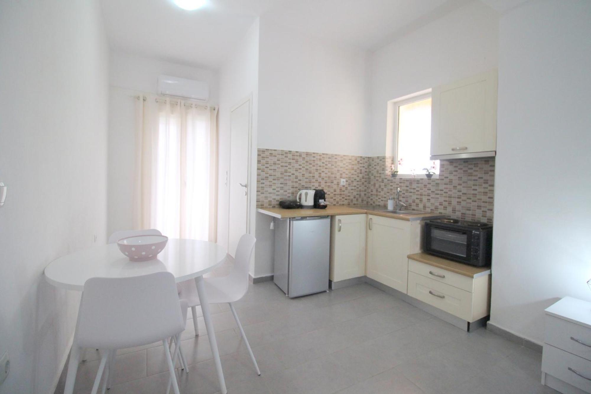 Nefeli'S Apartment Himara Zewnętrze zdjęcie
