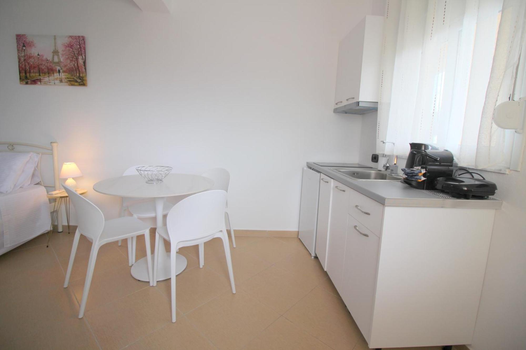 Nefeli'S Apartment Himara Zewnętrze zdjęcie