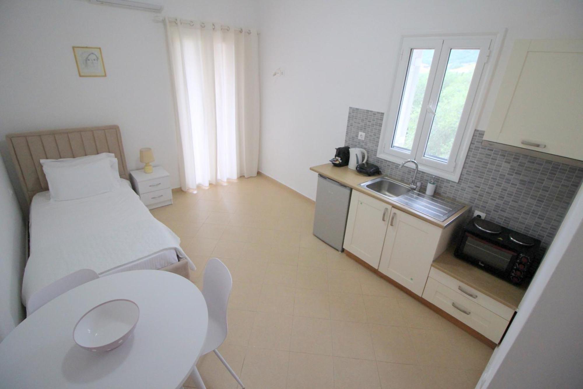 Nefeli'S Apartment Himara Zewnętrze zdjęcie