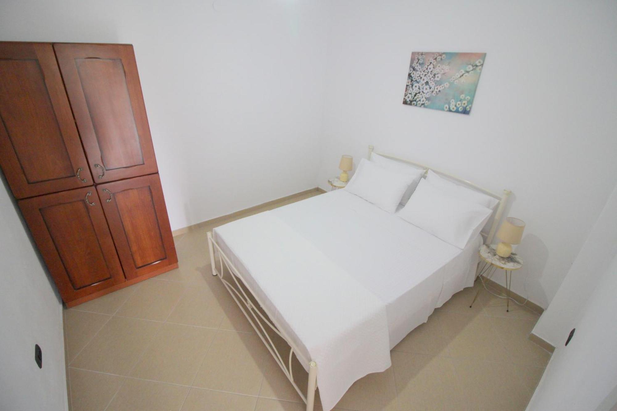 Nefeli'S Apartment Himara Zewnętrze zdjęcie